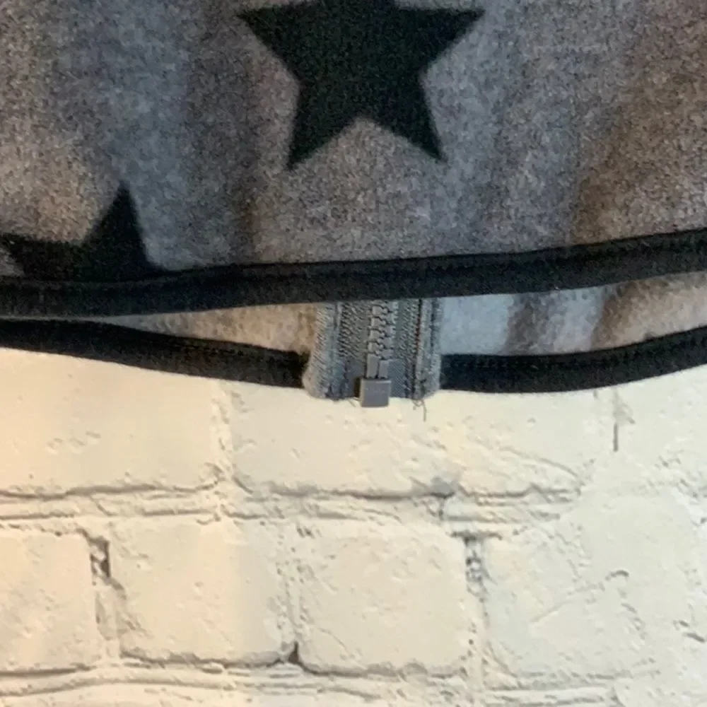 Carter Gray Vest with Black Stars, Size‎ 6 months, Unisex Vest for Infants